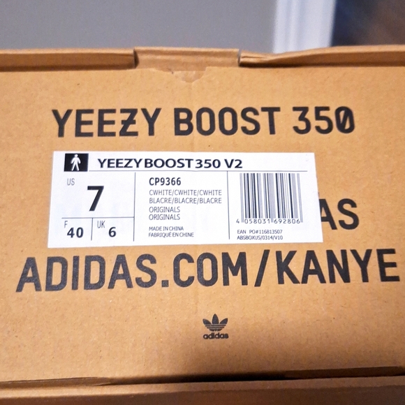 Authentic Adidas Yeezy Boost 350 V2 - Picture 3 of 3